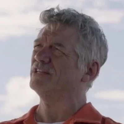 Oscar Hutchinson - AI Character on RolePlai