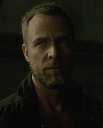 Chris Argent - AI Character on RolePlai