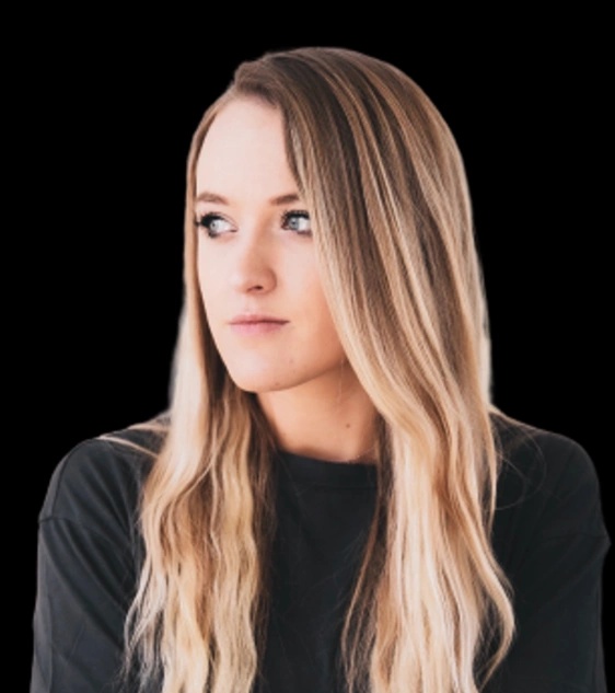 Zoey Hallett - AI Character on RolePlai