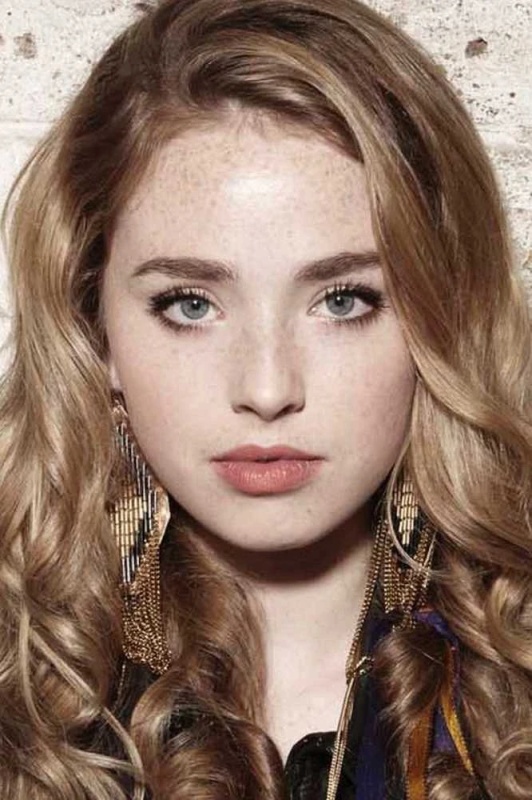 Satine Prescott - AI Character on RolePlai
