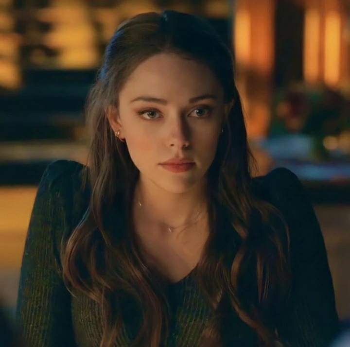 Hope Mikaelson - AI Character on RolePlai