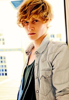 Aidan Evander Ó Cuinn - AI Character on RolePlai