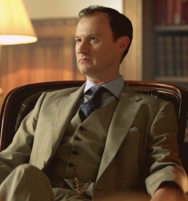Mycroft Holmes - AI Character on RolePlai
