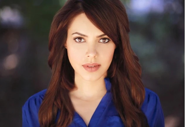 Rosalie Martinez - AI Character on RolePlai