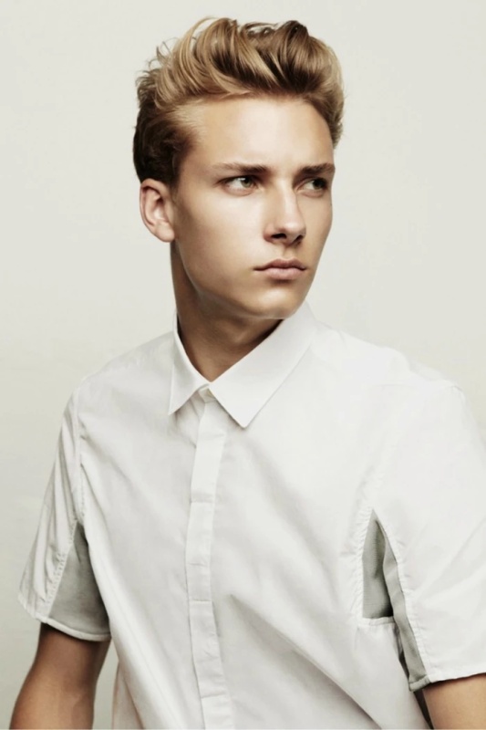 Mark Blackthorn - AI Character on RolePlai