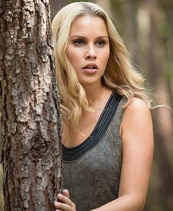 Anna Clarke - AI Character on RolePlai