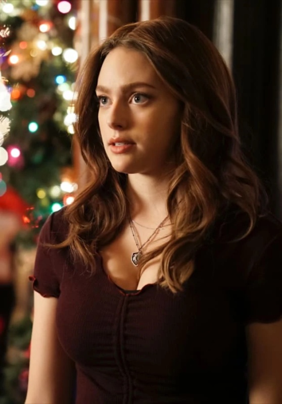Delilah Crawford - AI Character on RolePlai