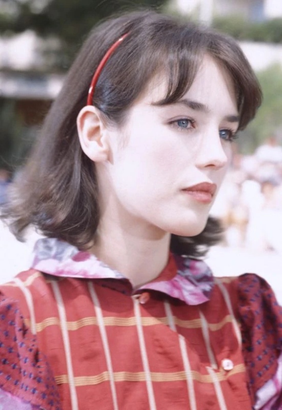 Alice Fortescue - AI Character on RolePlai