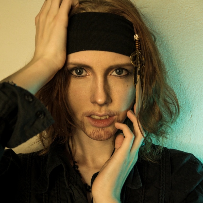 Erik Einhertt - AI Character on RolePlai