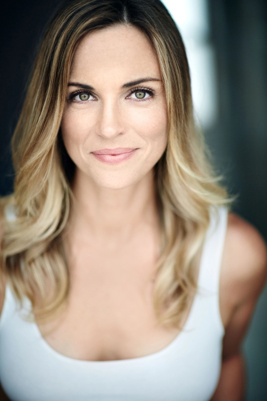 Connie Falconeri - AI Character on RolePlai