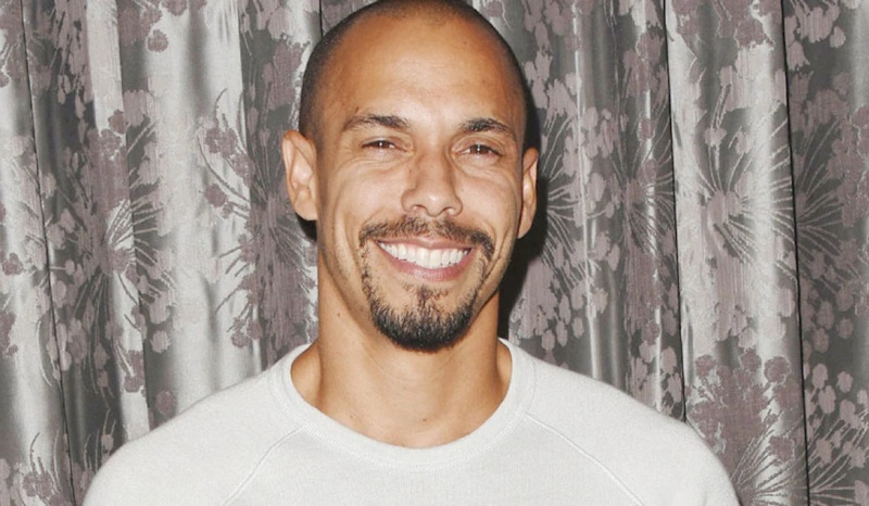 Devon Hamilton - AI Character on RolePlai