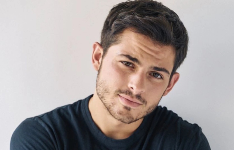 Fenmore Baldwin - AI Character on RolePlai