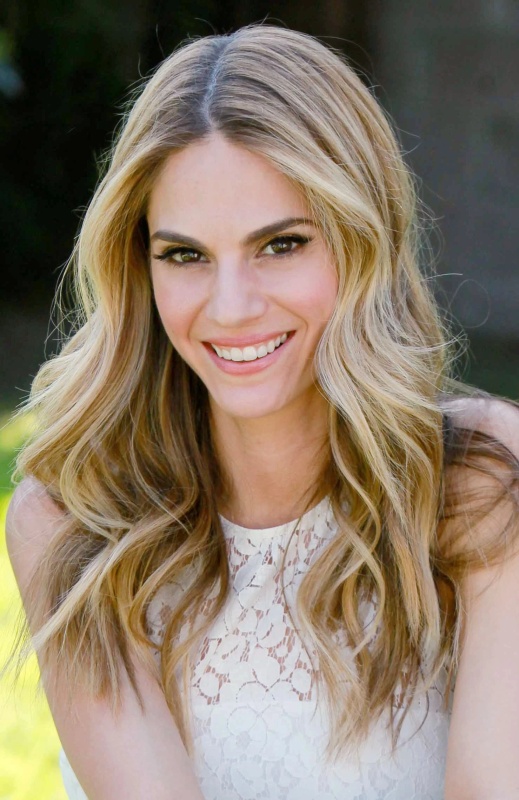 Mackenzie Browning - AI Character on RolePlai