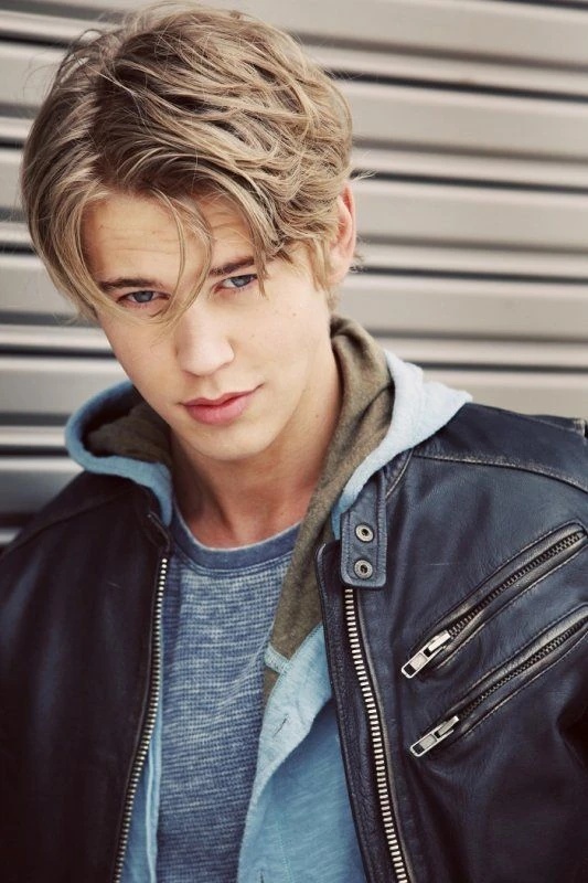 Nik Mikaelson - AI Character on RolePlai
