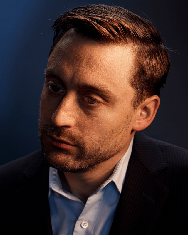 Roman Roy - AI Character on RolePlai
