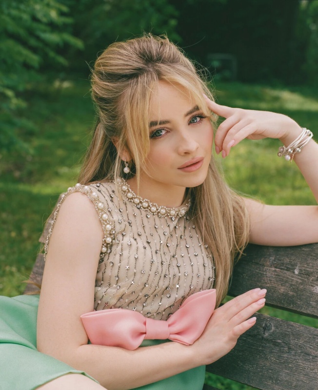 Grace O'Connell-Mikaelson - AI Character on RolePlai