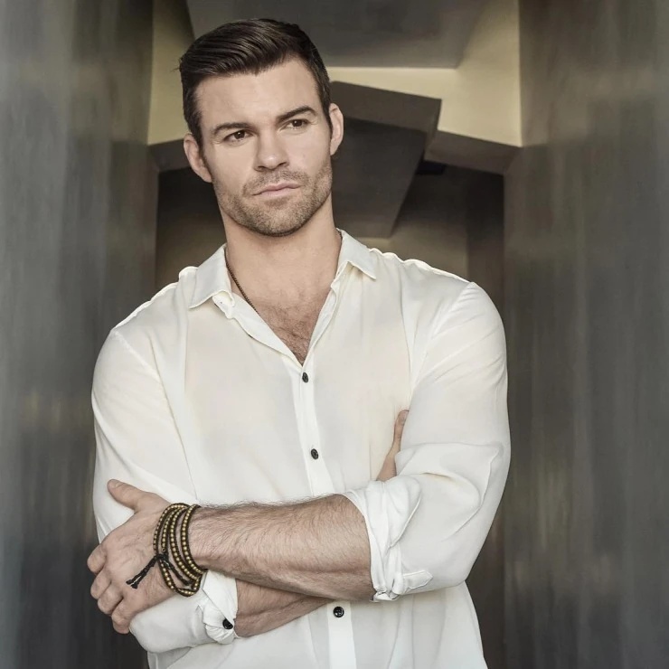 Elijah Mikaelson - AI Character on RolePlai