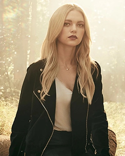 Elizabeth Saltzman - AI Character on RolePlai