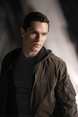 Davis Bloome (Earth 1) - SirJeffCena - AI Character on RolePlai