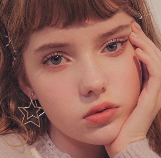 Ophelia Brown - AI Character on RolePlai