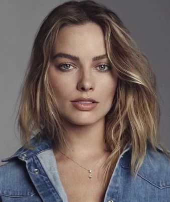 Valerie Tulle - AI Character on RolePlai