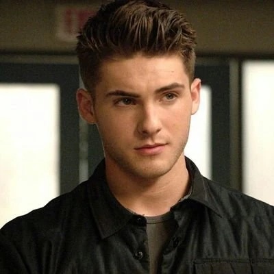 Theo Salvatore - AI Character on RolePlai
