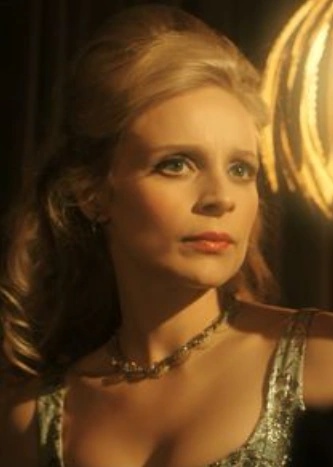 Patricia Wayne - AI Character on RolePlai