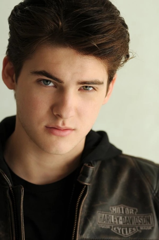 Nathaniel Gates - AI Character on RolePlai