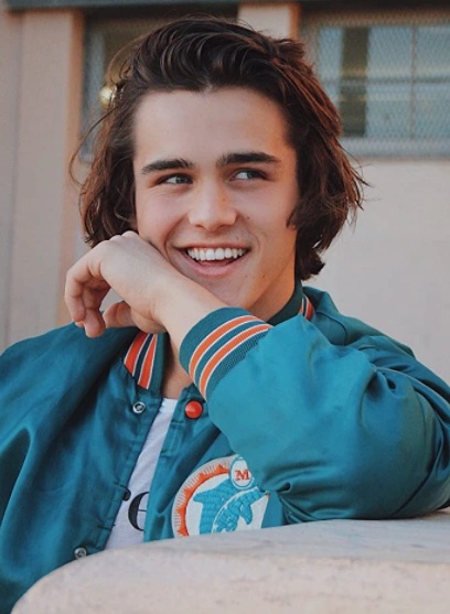 Charlie Gillespie - AI Character on RolePlai