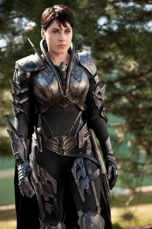 Faora Hu-Ul - AI Character on RolePlai