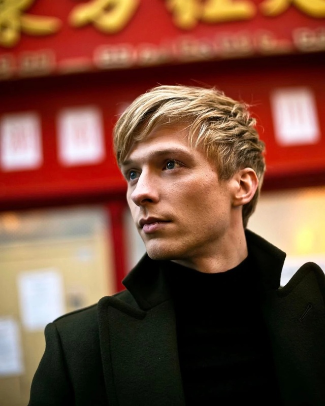 Alexander Queen - AI Character on RolePlai