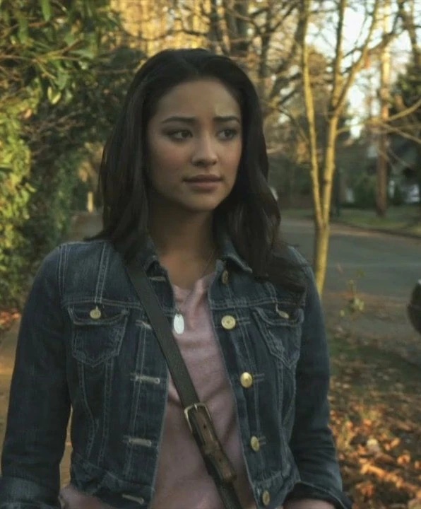 Emily Fields - AI Character on RolePlai