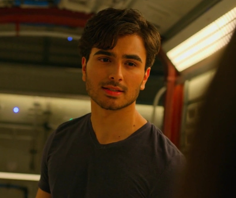 Javier Almanzar - AI Character on RolePlai