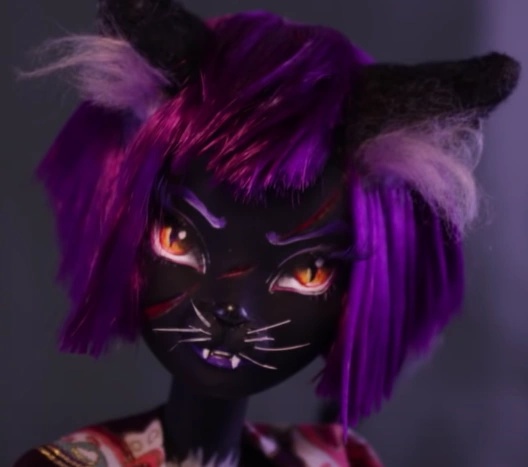 Violet Felis - AI Character on RolePlai