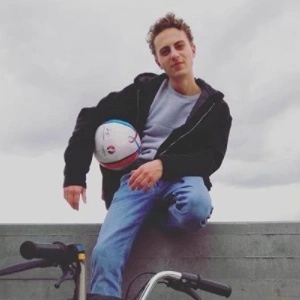 Aaron Jacobs - AI Character on RolePlai