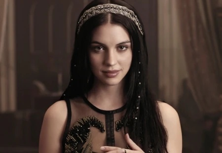 Charlotte King - AI Character on RolePlai