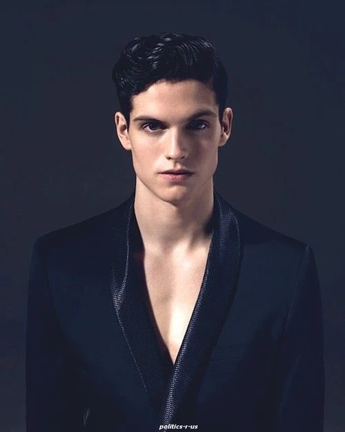 Nathaniel Hawthorne - AI Character on RolePlai