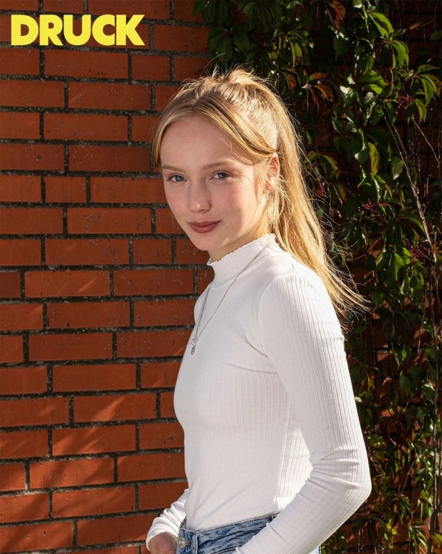 Nora Machwitz - AI Character on RolePlai
