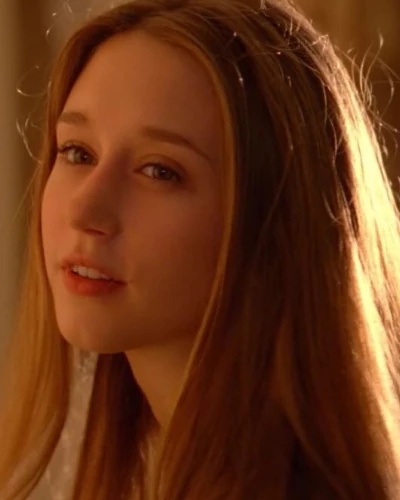 Elizabeth Chamberlain - AI Character on RolePlai