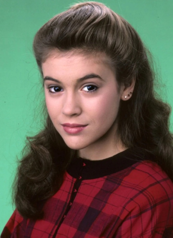 Phoebe Halliwell - AI Character on RolePlai