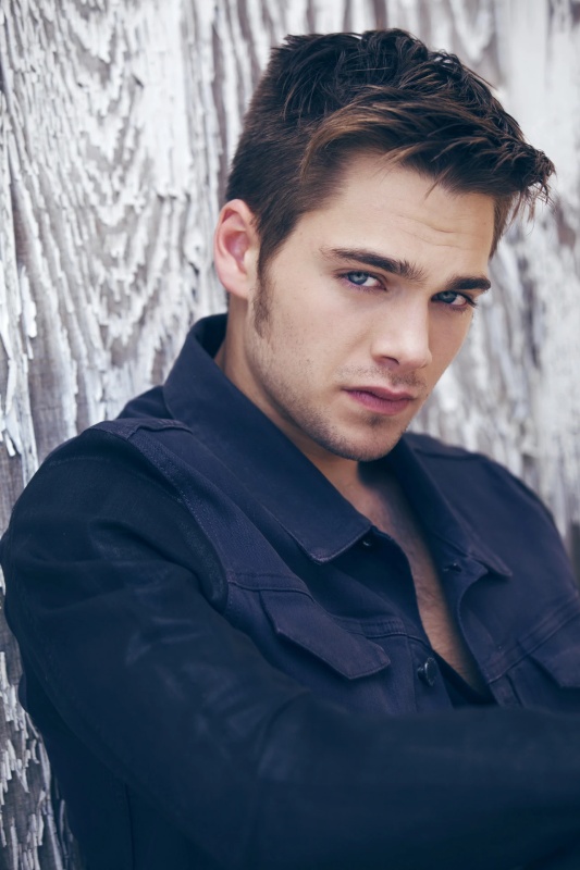 Henrik Mikaelson II - AI Character on RolePlai
