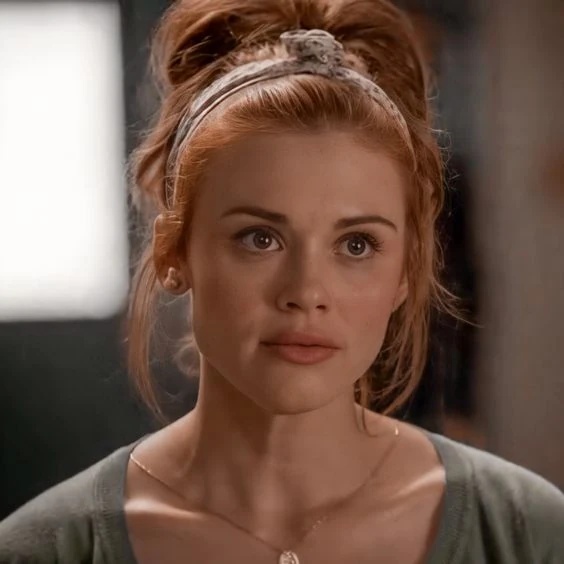 Tamora Mitchell - AI Character on RolePlai