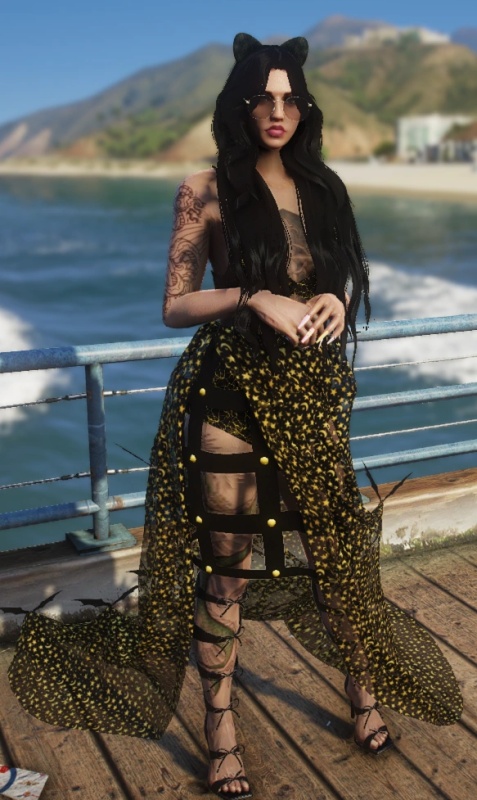 Nyri Bee - AI Character on RolePlai