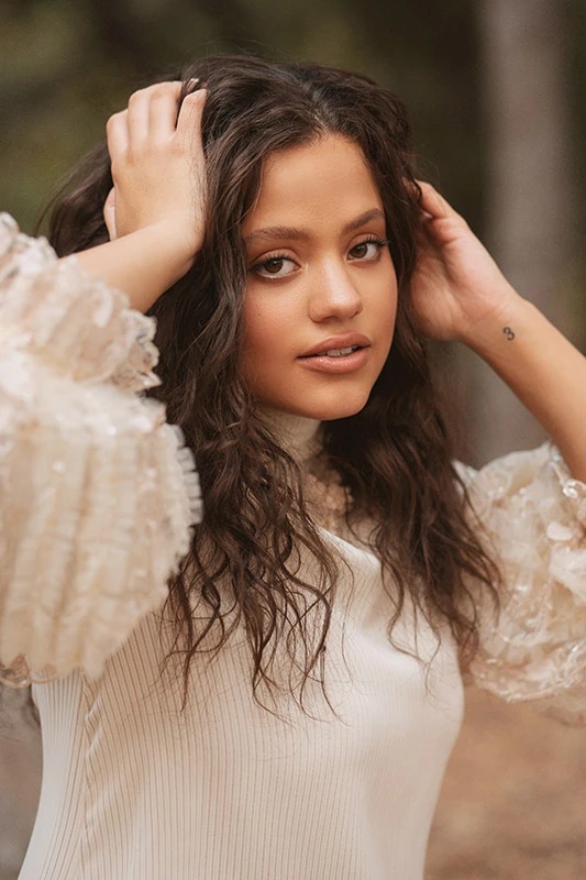 Viviana Mikaelson - AI Character on RolePlai