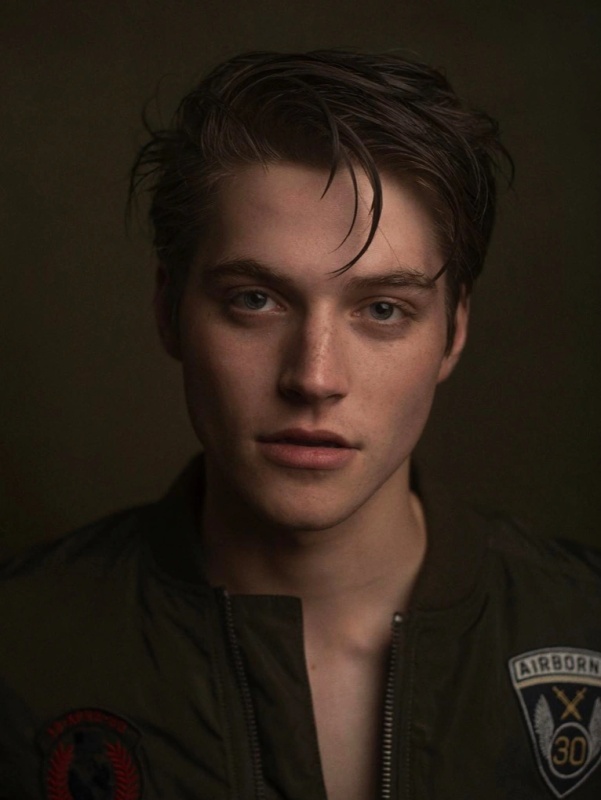 Ammon Zontanós - AI Character on RolePlai