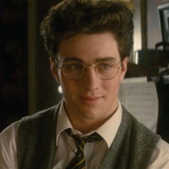 Alexander Crawley - AI Character on RolePlai