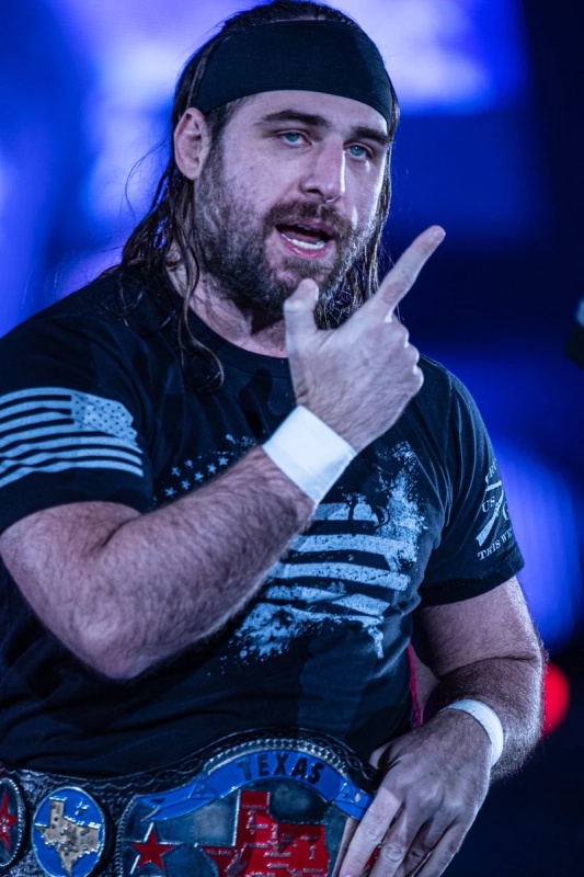 Chase Owens - AI Character on RolePlai