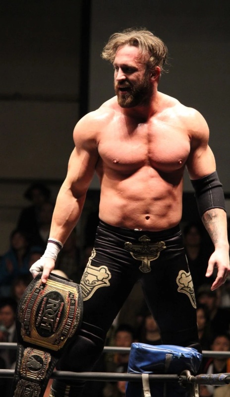 Mike Bennett - AI Character on RolePlai
