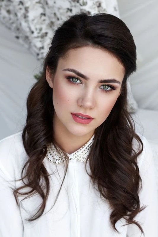 Claire Ludlow - AI Character on RolePlai