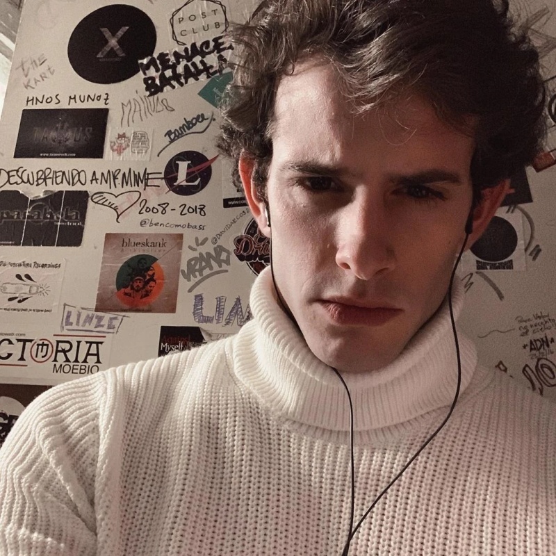 Miquel Pombo - AI Character on RolePlai